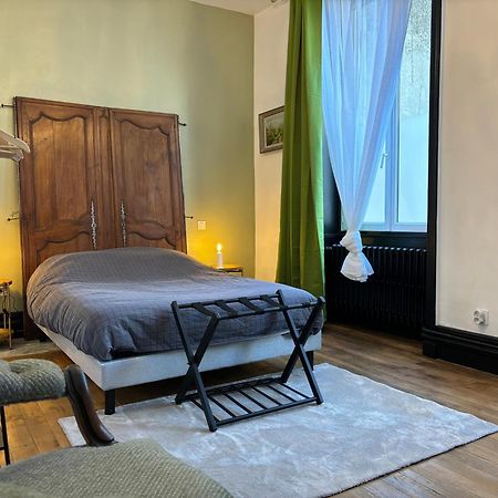 Maison A La Guitarde - Hotel Particulier Hippolyte Châteauroux Esterno foto