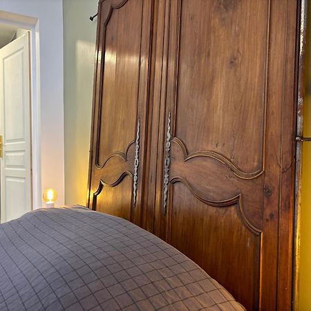Maison A La Guitarde - Hotel Particulier Hippolyte Châteauroux Esterno foto