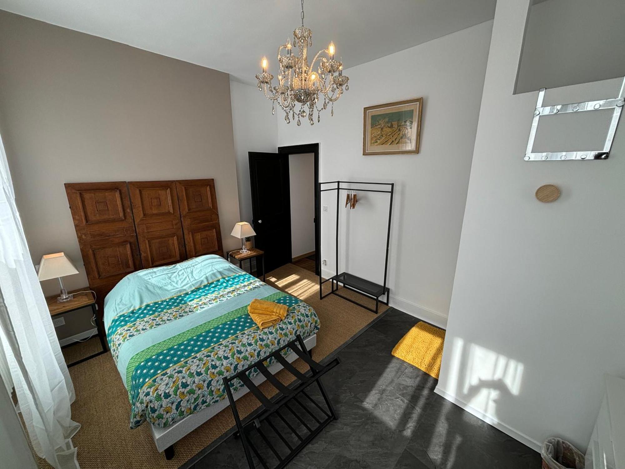 Maison A La Guitarde - Hotel Particulier Hippolyte Châteauroux Esterno foto