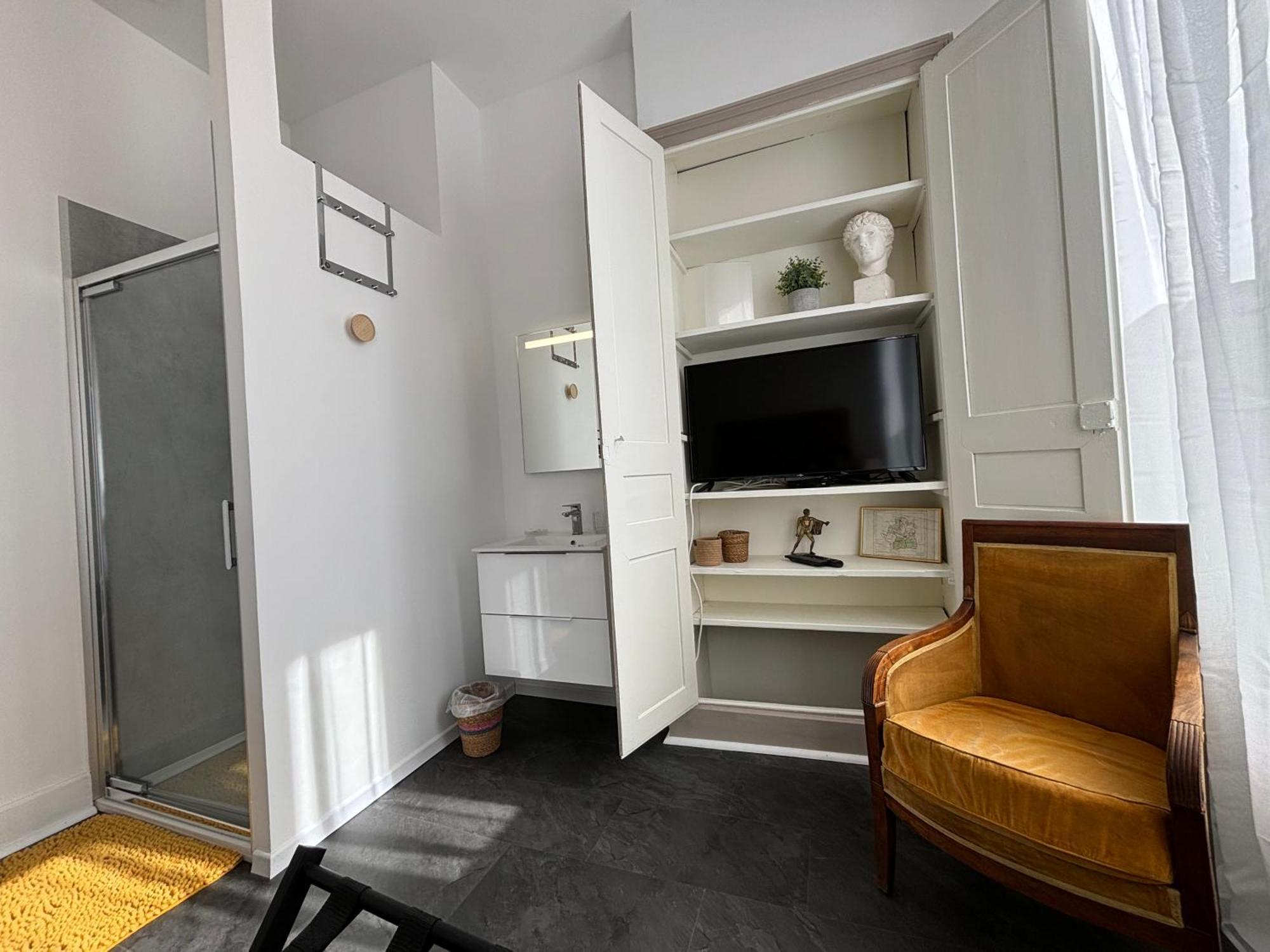 Maison A La Guitarde - Hotel Particulier Hippolyte Châteauroux Esterno foto