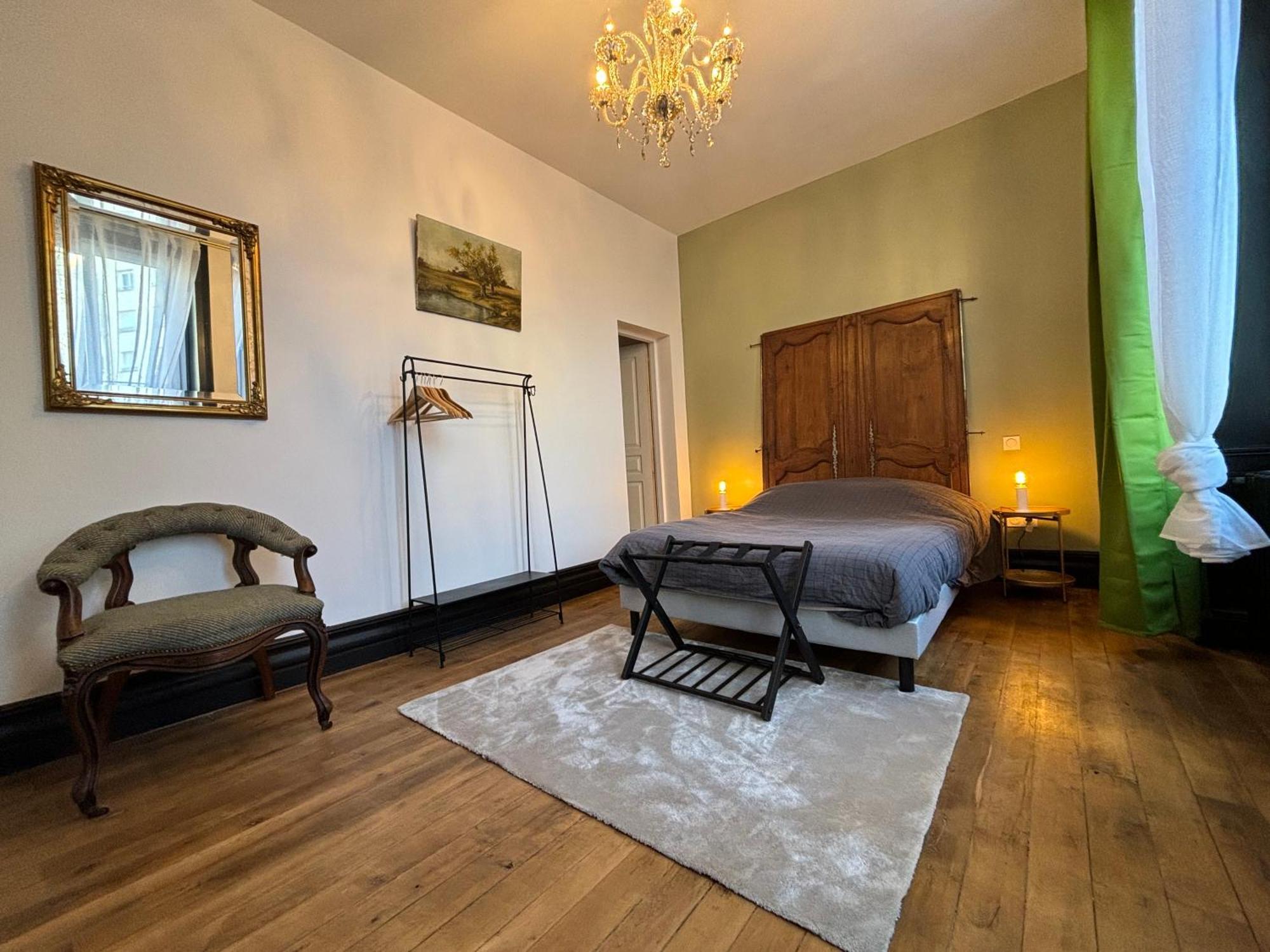 Maison A La Guitarde - Hotel Particulier Hippolyte Châteauroux Esterno foto