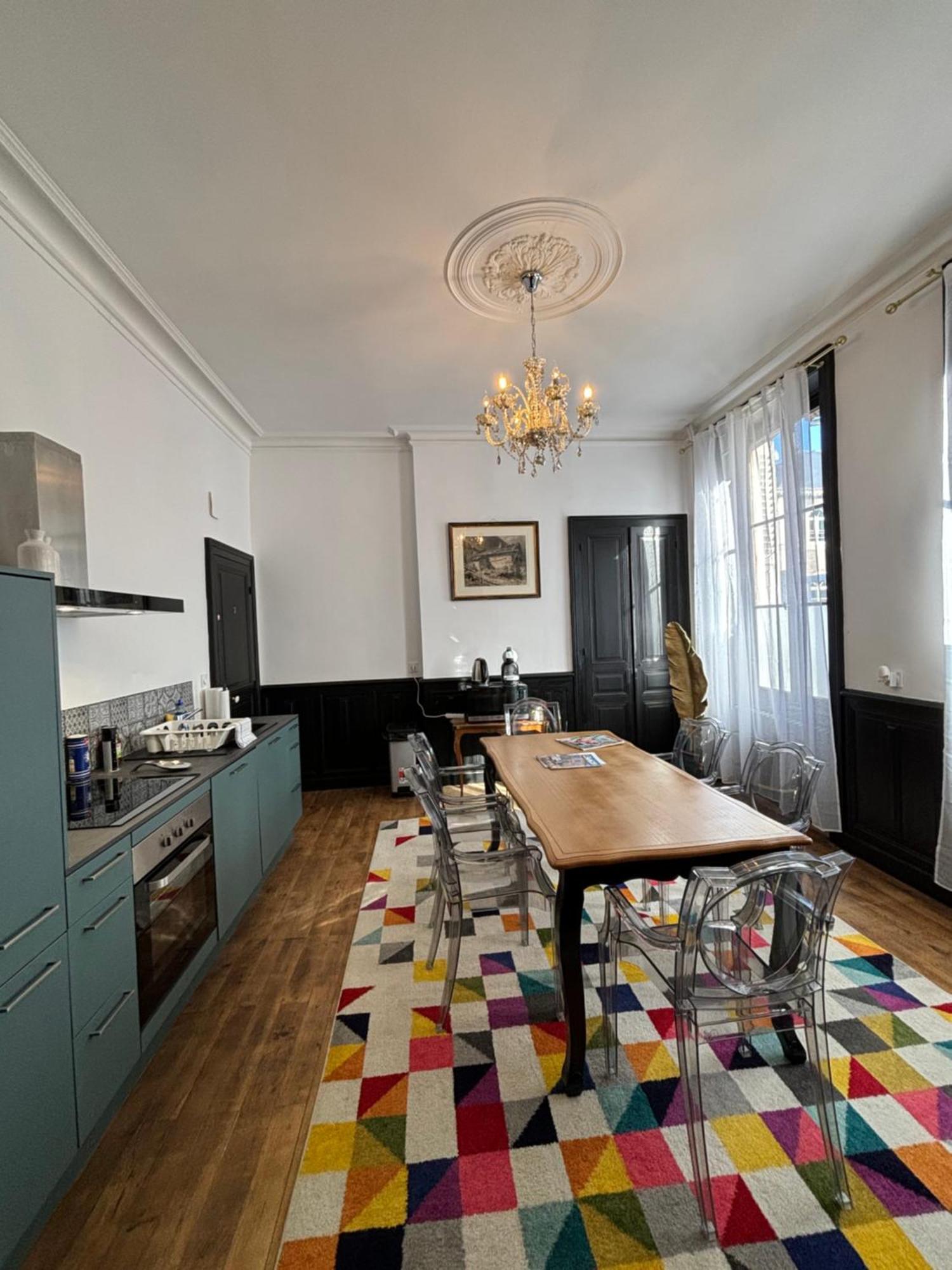 Maison A La Guitarde - Hotel Particulier Hippolyte Châteauroux Esterno foto