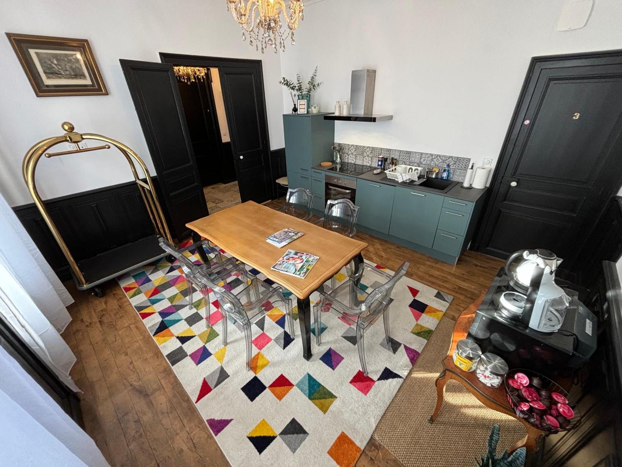 Maison A La Guitarde - Hotel Particulier Hippolyte Châteauroux Esterno foto
