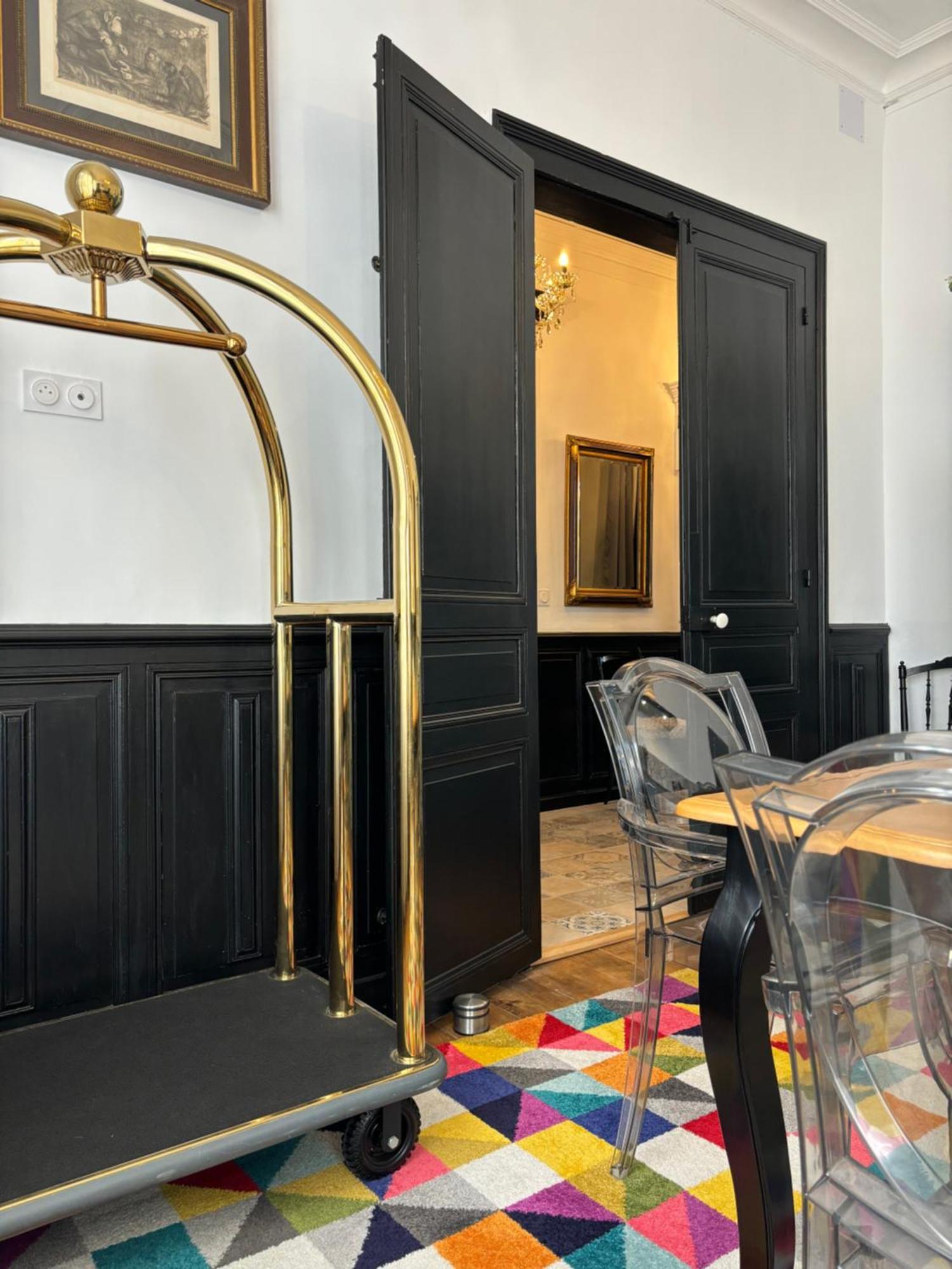 Maison A La Guitarde - Hotel Particulier Hippolyte Châteauroux Esterno foto