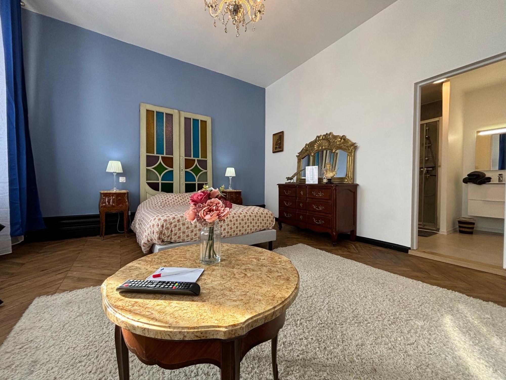 Maison A La Guitarde - Hotel Particulier Hippolyte Châteauroux Esterno foto